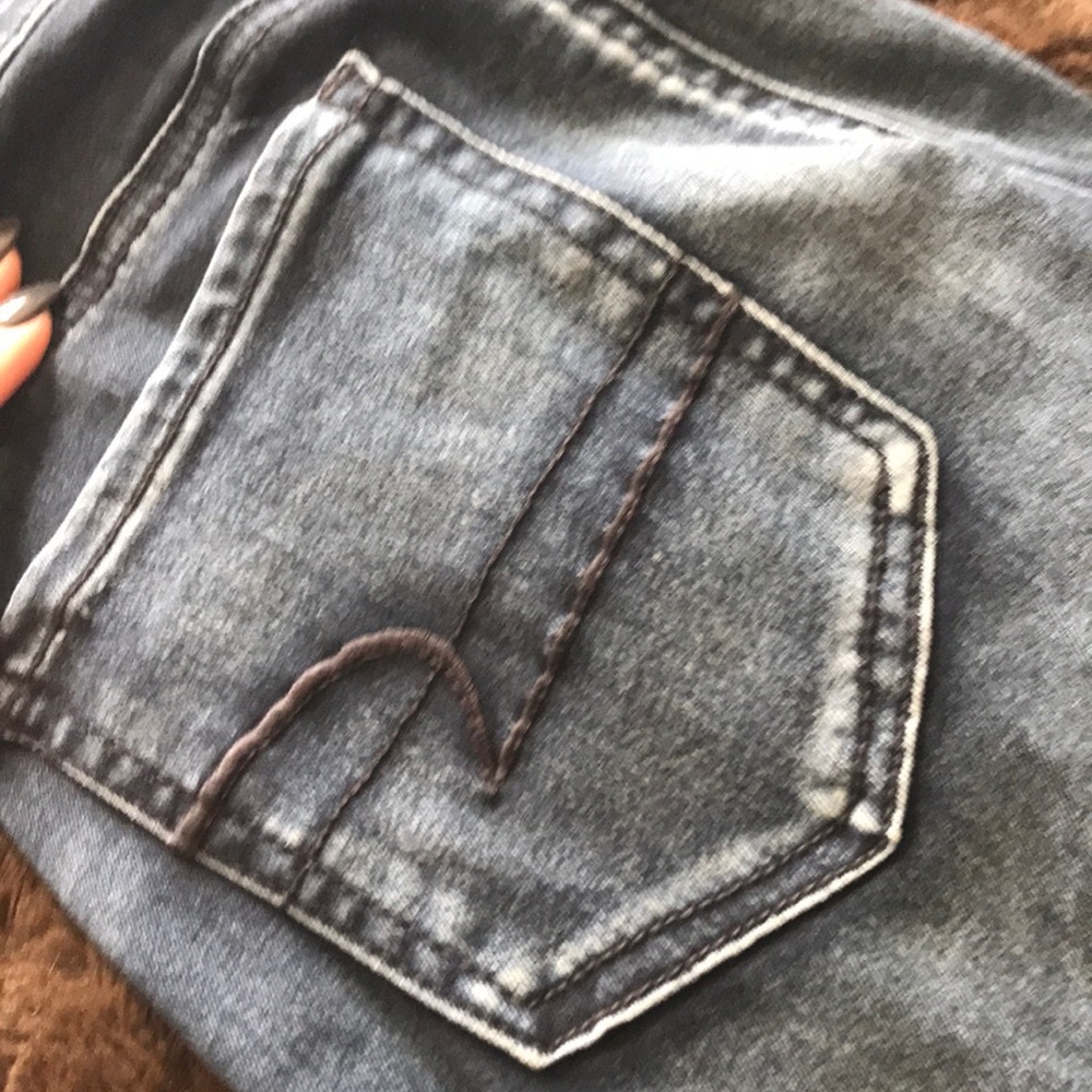 Jeans - Picture 2 of 4